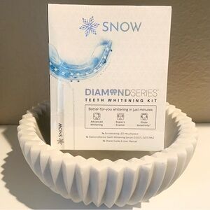 Snow Diamond Series Teeth Whitening Kit wLED Mouthpiece & Serum NEW